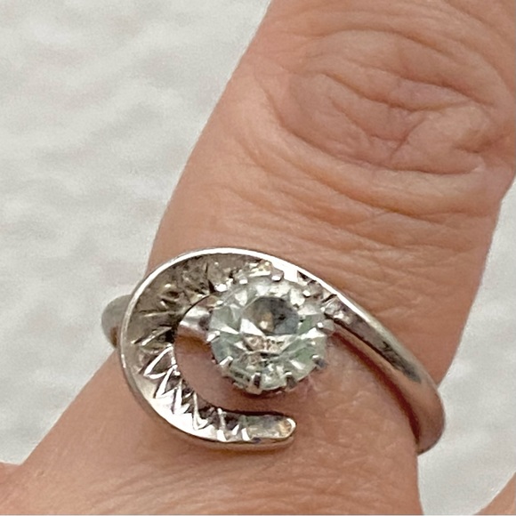 Silver-tone Clear CZ Stone Swirl Ring Size 6 - Picture 8 of 15